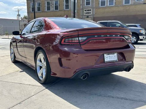 Used 2018 Dodge Charger R/T RWD image 7