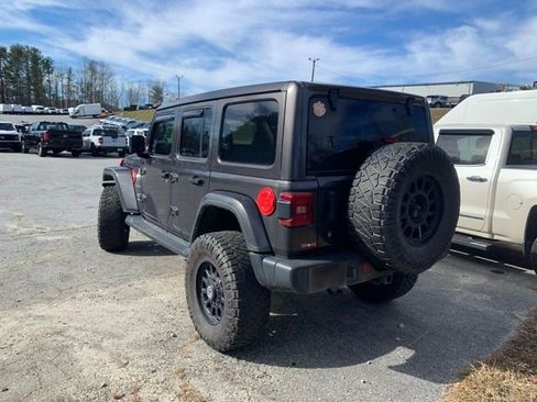 Used 2020 Jeep Wrangler Unlimited Sahara image 5