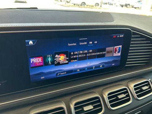 Used 2025 Mercedes-Benz GLS 450 4MATIC w/ AMG Line Exterior image 9