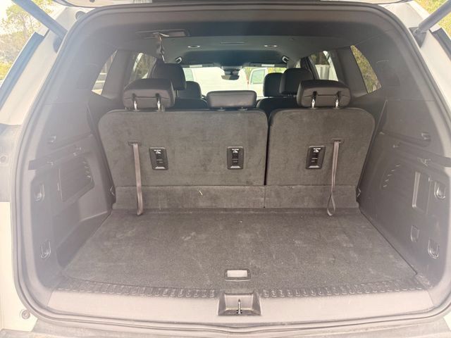 Used 2026 GMC Acadia Elevation w/ Elevation Premium Package FWD image 18