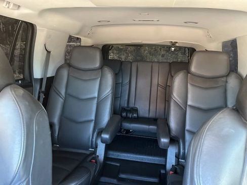 Used 2020 Cadillac Escalade Luxury AWD/4WD image 48