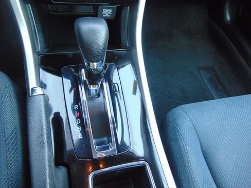 Used 2016 Honda Accord EX image 19