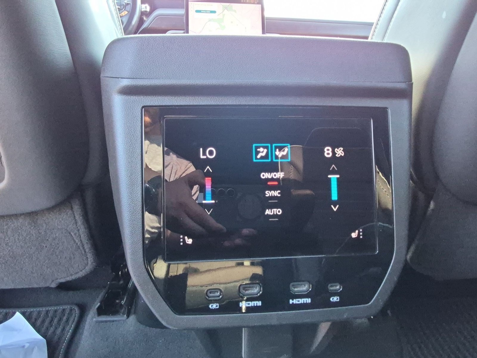 Certified 2025 GMC Yukon Denali Ultimate AWD/4WD image 22