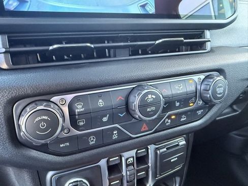 New 2026 Jeep Gladiator Sport image 19