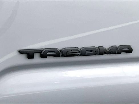 Certified 2021 Toyota Tacoma TRD Sport w/ Technology Package AWD/4WD image 30