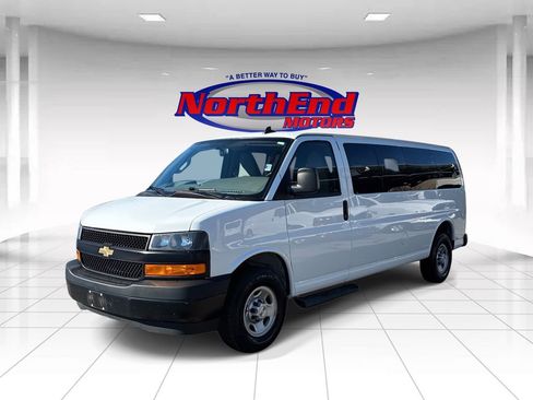 Used 2023 Chevrolet Express 3500 LS image 3