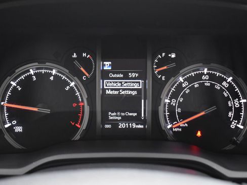 Certified 2024 Toyota 4Runner TRD Off-Road Premium w/ Off Road Premium Plus Package AWD/4WD image 10