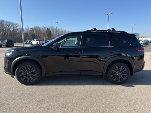 New 2026 Nissan Pathfinder SL w/ SL Premium Package image 5