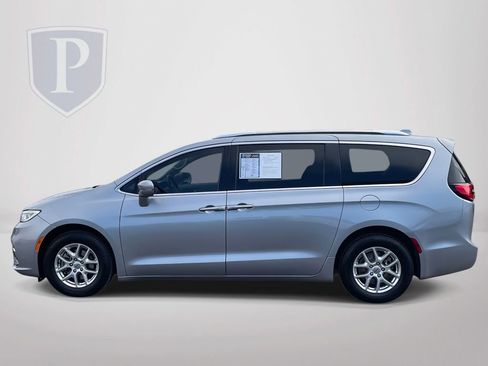 Certified 2021 Chrysler Pacifica Touring-L image 5