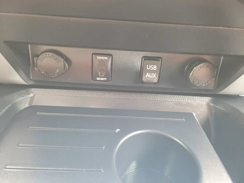 Used 2019 Toyota Tundra 1794 Edition AWD/4WD image 25
