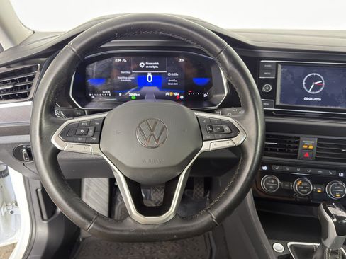 Used 2023 Volkswagen Jetta SE FWD image 16
