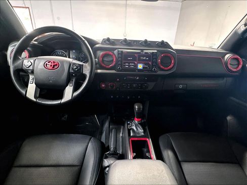 Used 2021 Toyota Tacoma TRD Sport w/ TRD Premium Sport Package AWD/4WD image 16