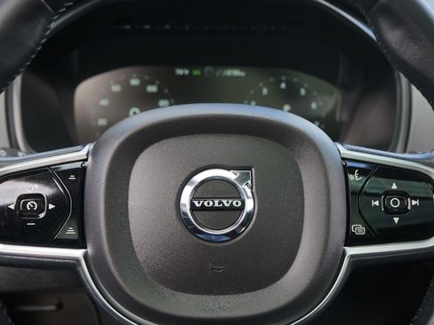 Used 2016 Volvo XC90 T6 Momentum w/ Momentum Plus Package AWD/4WD image 24