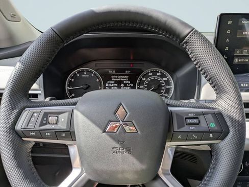 New 2026 Mitsubishi Outlander SE FWD image 29