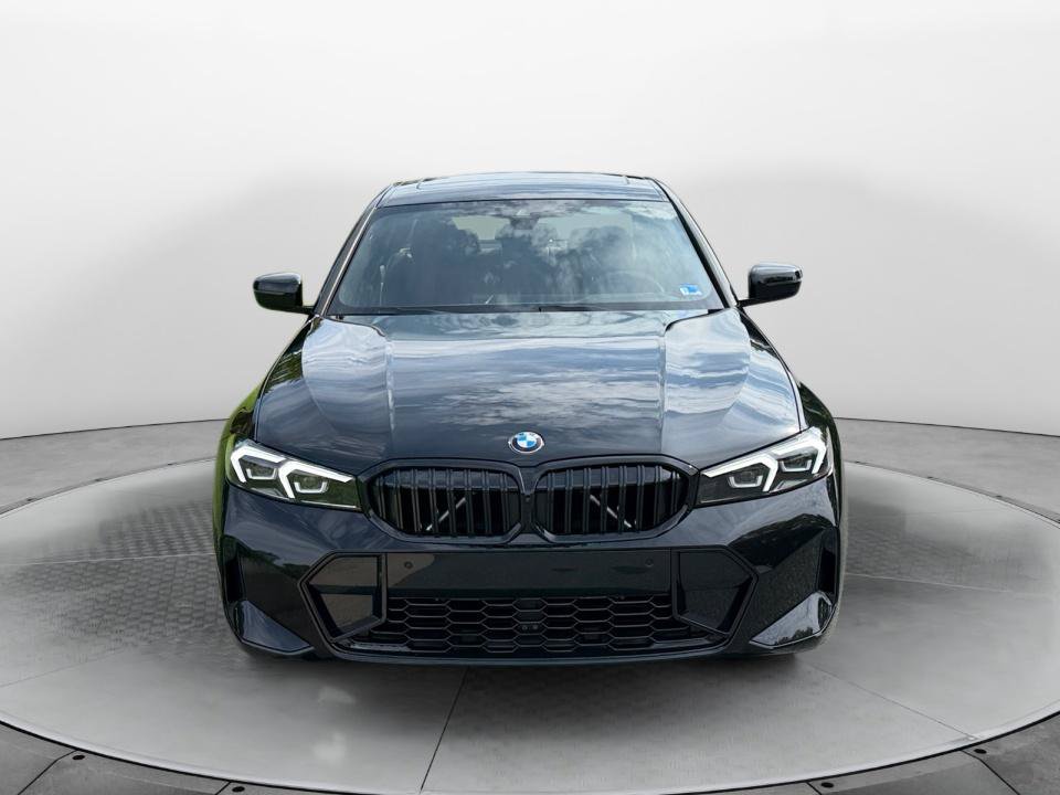 New 2026 BMW 330i xDrive Sedan w/ M Sport Package AWD/4WD image 2