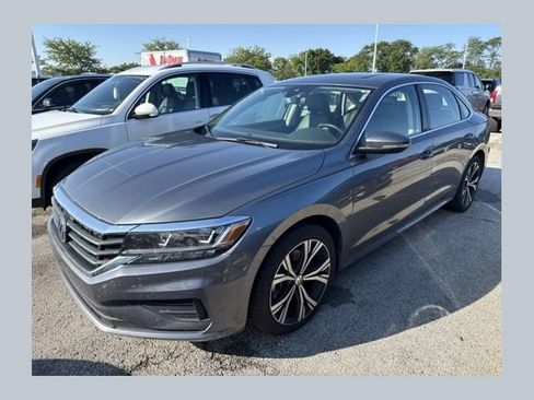 Used 2021 Volkswagen Passat 2.0T SE FWD image 1