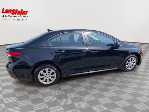 Used 2025 Toyota Corolla LE image 6