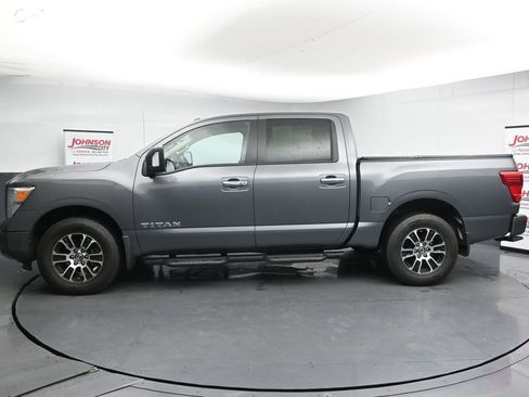 Used 2021 Nissan Titan SV w/ SV Convenience Package AWD/4WD image 5