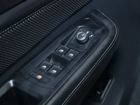 Used 2024 Volkswagen Atlas Cross Sport SE image 16