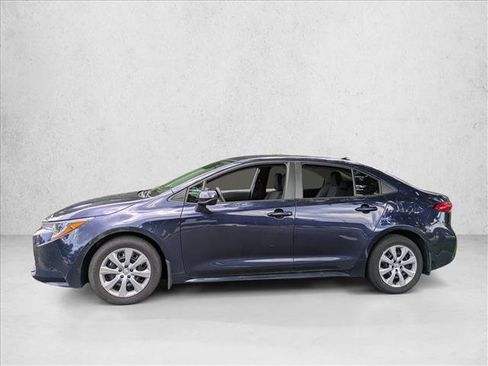 Used 2025 Toyota Corolla LE FWD image 9