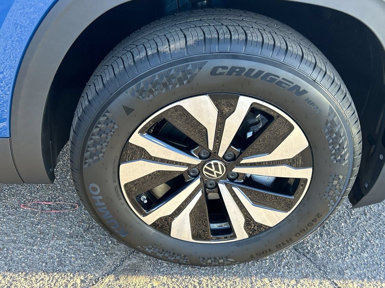 New 2026 Volkswagen Atlas Cross Sport SE FWD image 6