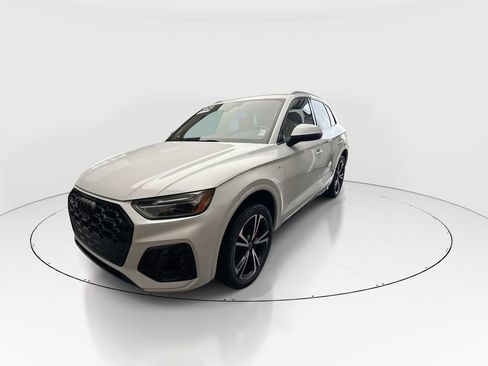 Certified 2025 Audi Q5 2.0T Premium Plus w/ Premium Plus Package image 5