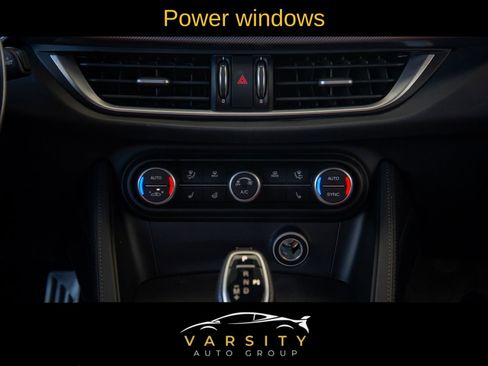 Used 2022 Alfa Romeo Stelvio Veloce image 21