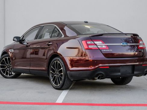 Used 2019 Ford Taurus Limited image 9