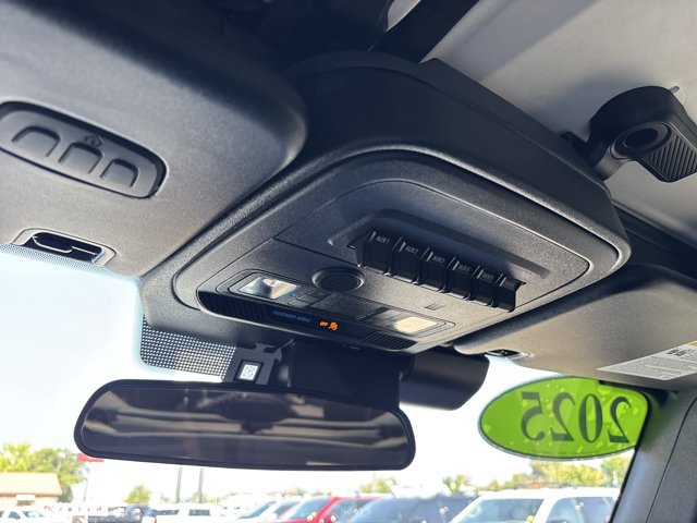 Used 2025 Ford Bronco Badlands AWD/4WD image 38