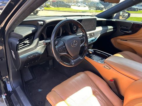 Used 2021 Lexus LS 500 w/ Luxury Package image 23