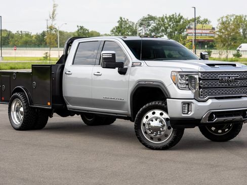 Used 2022 GMC Sierra 3500 Denali w/ Denali Ultimate Package AWD/4WD image 5