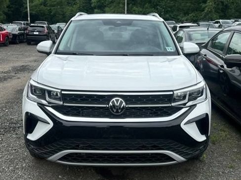 Used 2023 Volkswagen Taos SEL AWD/4WD image 1