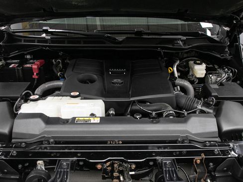 Used 2023 Toyota Tundra Limited AWD/4WD image 33