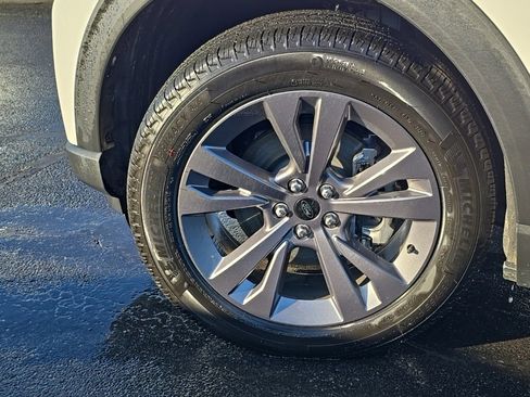 Used 2025 Ford Explorer Active w/ Active Comfort Package image 61