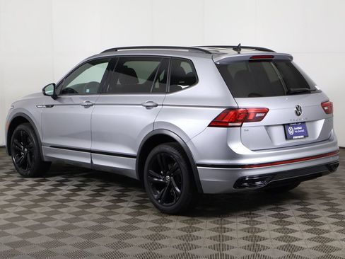 Used 2024 Volkswagen Tiguan SE R-Line AWD/4WD image 10