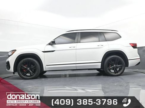 Used 2022 Volkswagen Atlas SEL R-Line AWD/4WD image 14