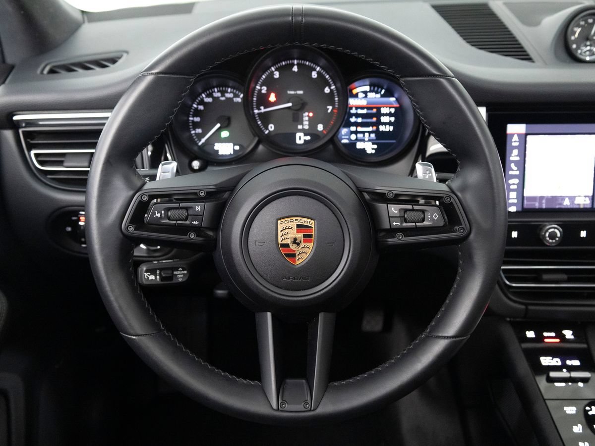 Certified 2024 Porsche Macan AWD/4WD image 20