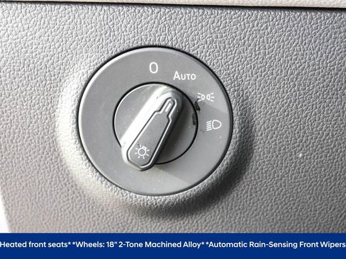 Certified 2022 Volkswagen Taos SE w/ IQ.Drive SE Package image 19