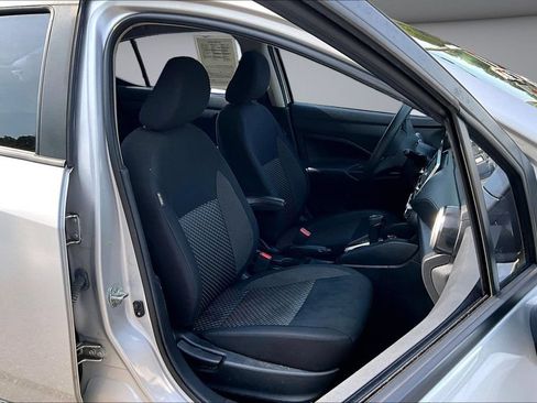 Used 2020 Nissan Versa S FWD image 27