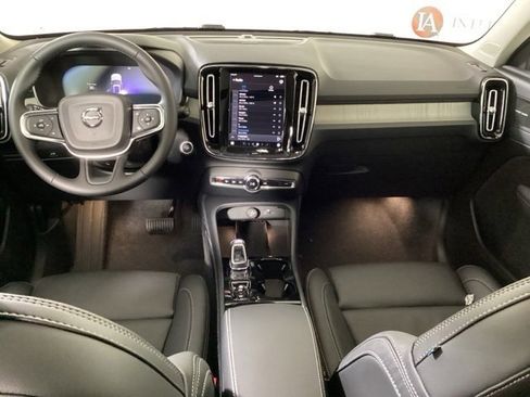 New 2025 Volvo XC40 B5 Ultra w/ Climate Package image 12