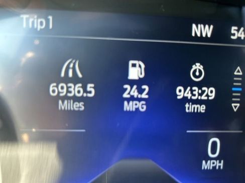 Used 2020 Ford Explorer XLT image 26