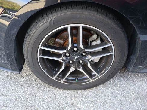 Used 2023 Ford Mustang Premium image 4