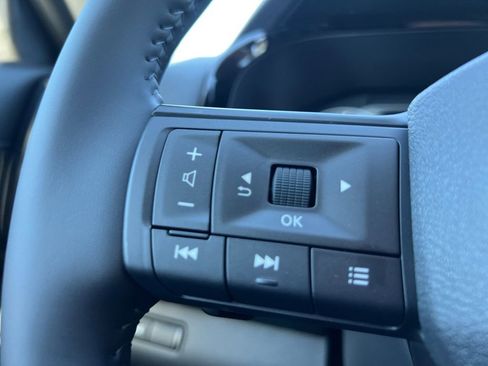 New 2026 Nissan Pathfinder SV image 10