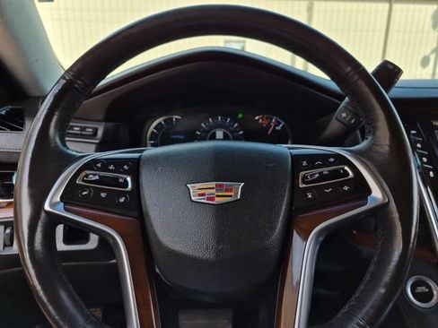 Used 2018 Cadillac Escalade Luxury RWD image 27