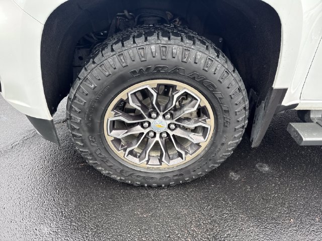 Used 2022 Chevrolet Colorado Z71 AWD/4WD image 25