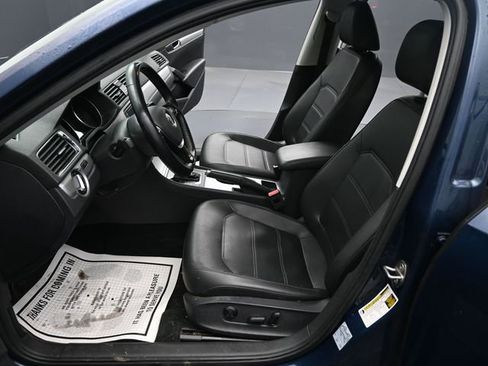 Used 2019 Volkswagen Passat 2.0T Wolfsburg image 13