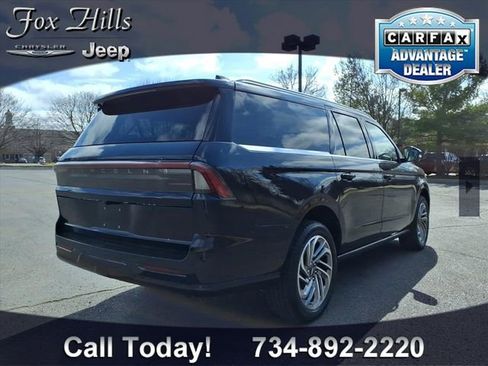 Used 2025 Lincoln Navigator L Reserve AWD/4WD image 9