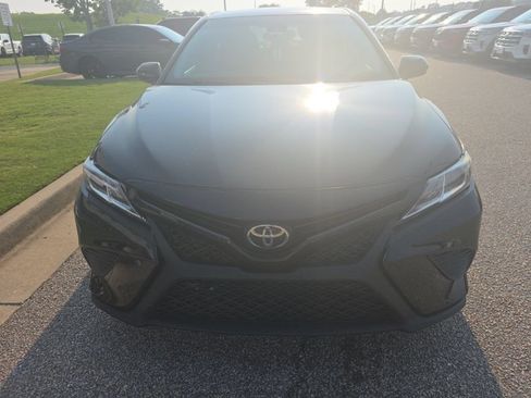Used 2019 Toyota Camry SE FWD image 7