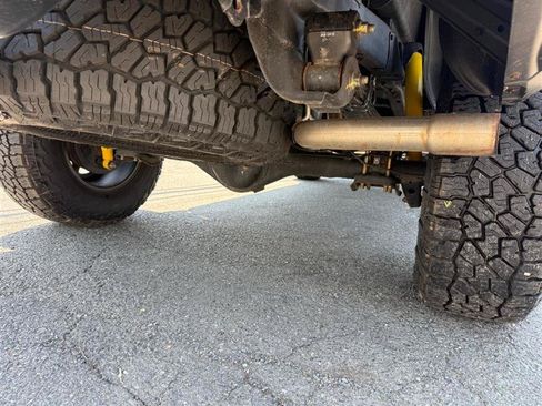 Used 2020 Toyota Tacoma TRD Off-Road AWD/4WD image 13
