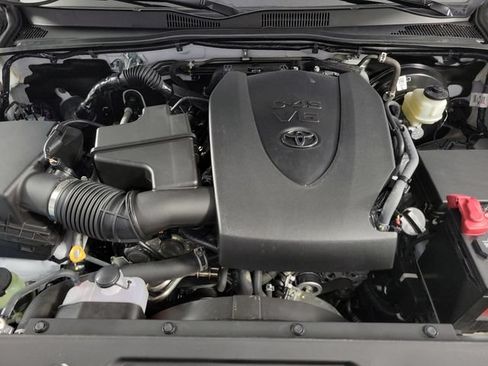 Used 2023 Toyota Tacoma SR5 w/ Technology Package RWD image 13